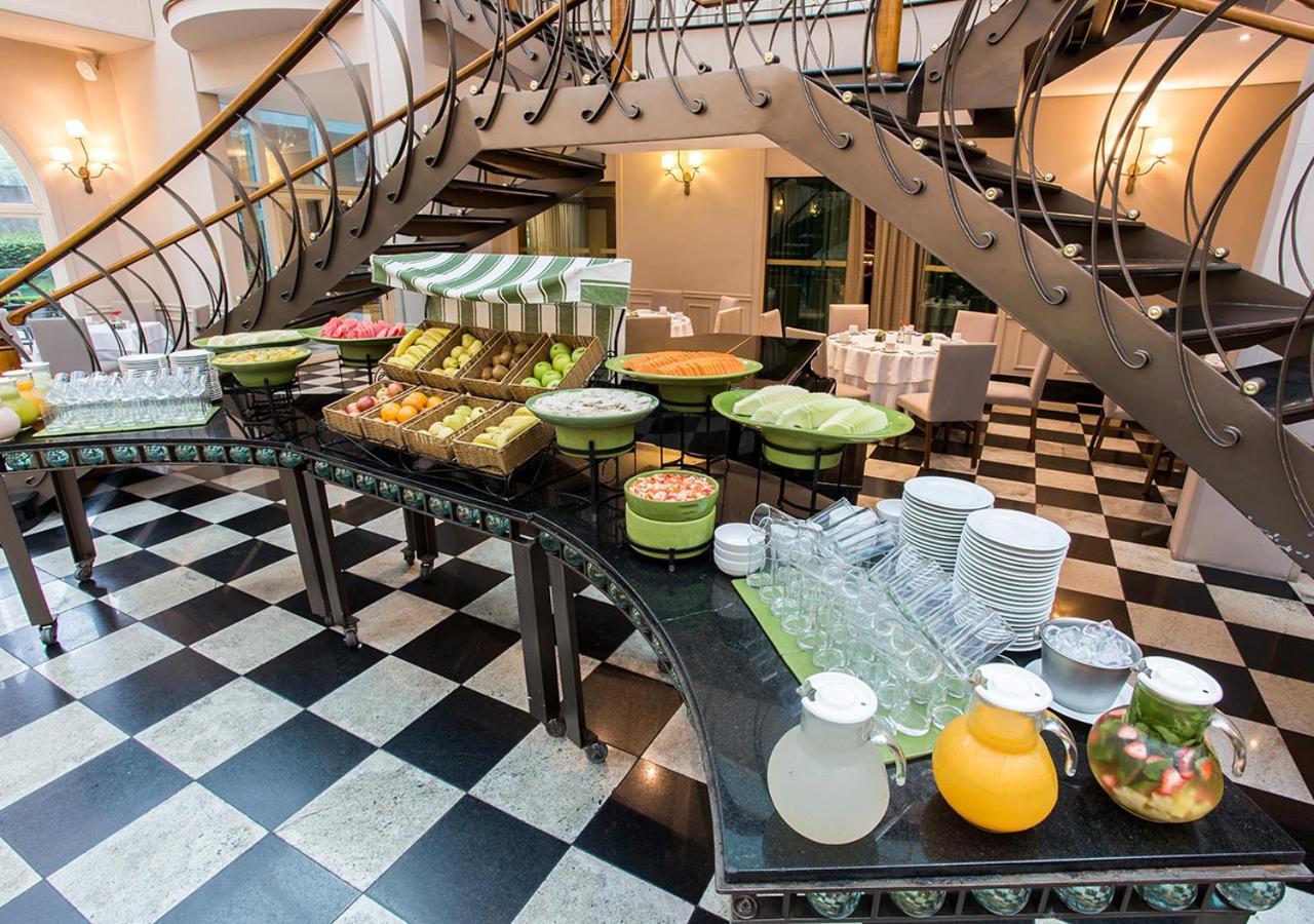 Gran Estanplaza Berrini Otel Sao Paulo Dış mekan fotoğraf Breakfast buffet at a hotel